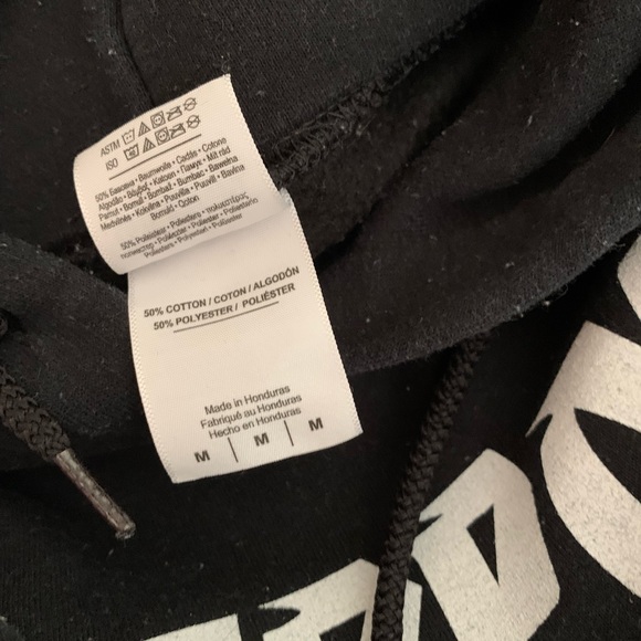 Justin Bieber Tour Sweater - Picture 4 of 6